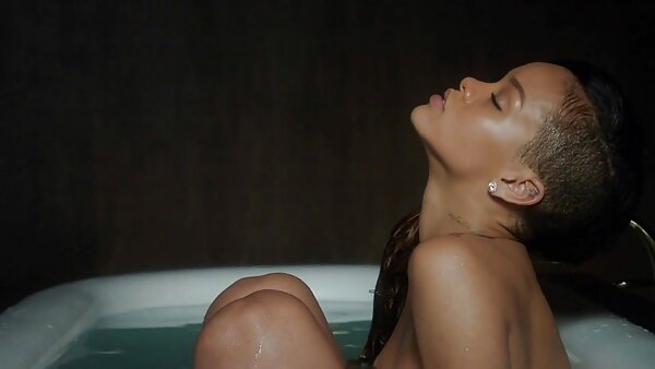 Zwei geile fickfilme süß aussehende Teenager Katie Kox und Sofie Carter werden gefickt und blasen Schwänze