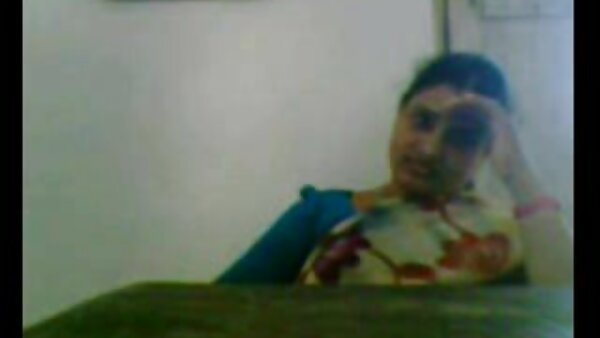 Gebräunte Brünette berührt Titten kostenlose fickfilme ohne anmeldung und masturbiert Punani, bevor sie einen Blowjob gibt