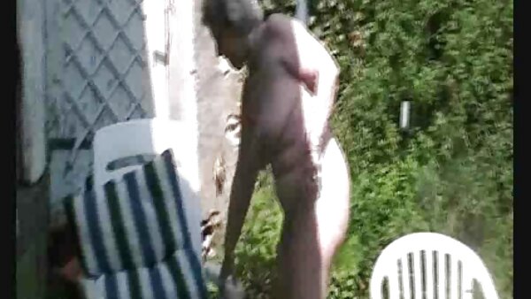 Entzückende Teenie-Girls haben heißen Lesbensex in deutsche fickfilme gratis einem Badezimmer