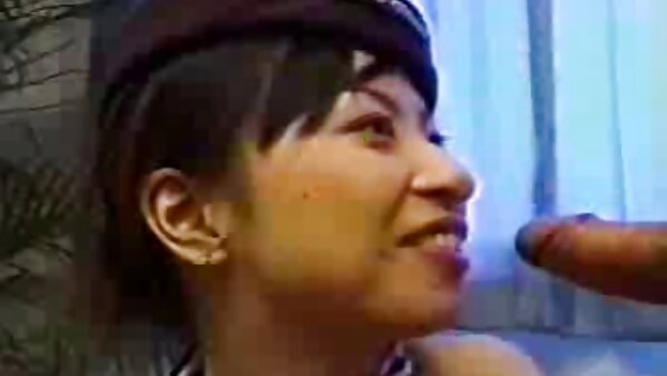 Chloe kostenlose fickfilme Lynn und ihre Freundinnen werden beim Yogaunterricht geil