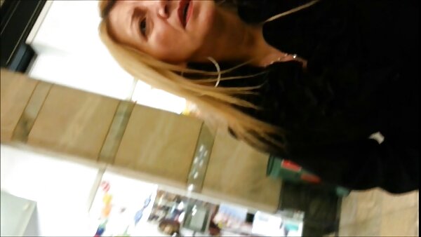 Die enge, blasse Haut der asiatischen Tussi Yiki wird von hinten in ihr Arschloch gefickt extreme fickfilme