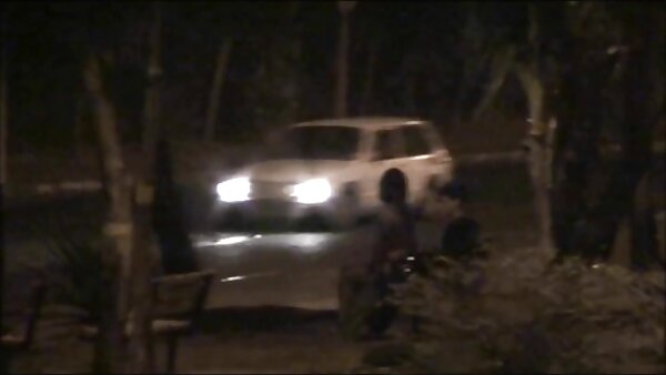 Das kurvige Luder mit den dicken alte fickfilme Möpsen bekommt seinen leckeren Muffin aufgegessen