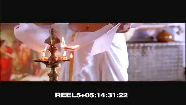 Die tätowierte asiatische Brünette Leyla gibt ihren Kopf in 69-Stellung fickfilme frei