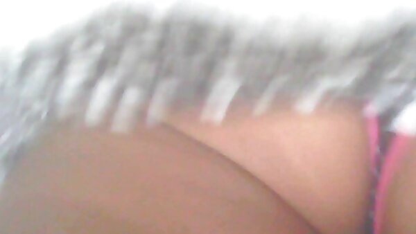 Die perverse Herrin Nikki fingert das Arschloch des unterwürfigen Fetten und bekommt ihren Anus gerammt extreme fickfilme