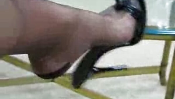 Atemberaubende weiße fickfilme kostenlos Ehefrau Athena Faris macht Liebe mit schwarzem Ehemann