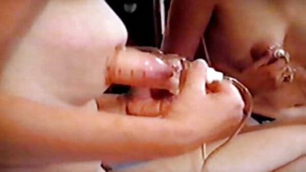 Die pralle japanische Freundin Hina Misaki bekommt ihre haarige kostenlose fickfilme ansehen Muschi im Badezimmer gespielt