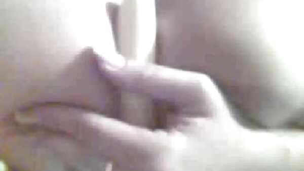 Die süße Blondine dehnt ihre Schamlippen und zeigt in Nahaufnahme eine gratis fickfilme ansehen rosafarbene Möse