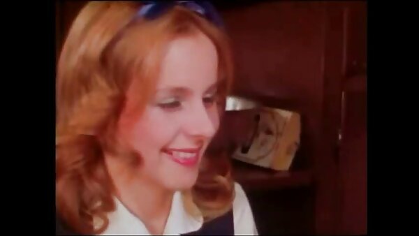 Verführerisches brünettes Babe reitet harten Penis free fickfilme langsam