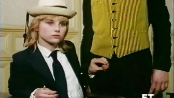 Schönes asiatisches Teen mit flachen freie fickfilme Titten und geschwollenem Muff Shiho Tanizak bekommt Gesichtsbesamung