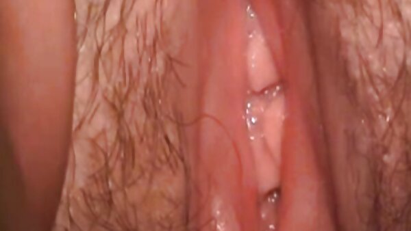 Alter Typ leckt und fickt entzückende Muschi der jungen Brünetten Coco de Mal fickfilme kostenlos