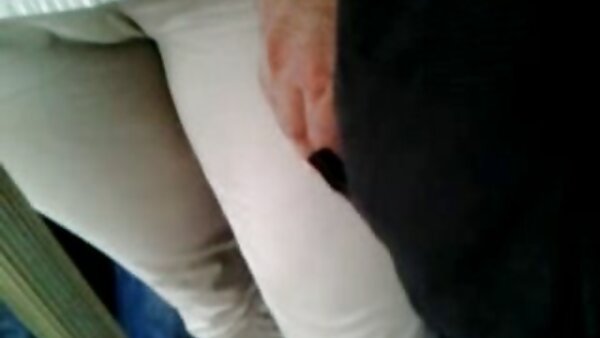 Die blonde Schlampe wird in einer dampfenden Gangbang-Szene kostenlose fickfilme ansehen von Private Studios wild