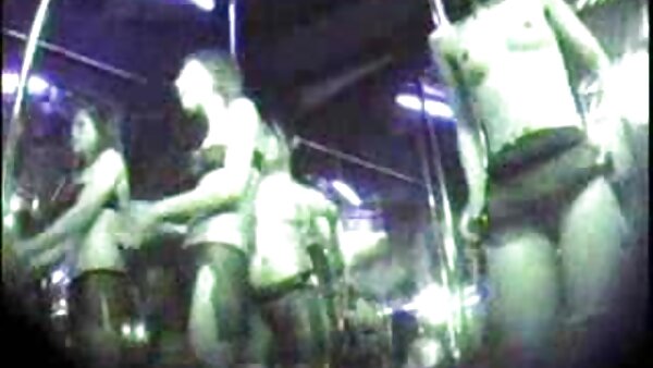 Die süße rothaarige Freundin Michelle Can gibt nach dem Frühstück einen Blowjob kostenlose fickfilme