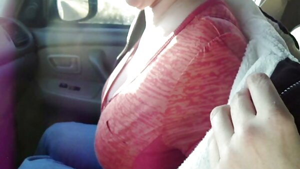 Hübsche dunkelhaarige Schlampe mit Niec-Arsch Tiffany Brookes frisst die freie fickfilme Eier