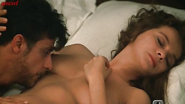 Die erfahrene Lesbe Missy Luv fickfilme frei gibt der sexy Freundin einen guten Cunnilingus