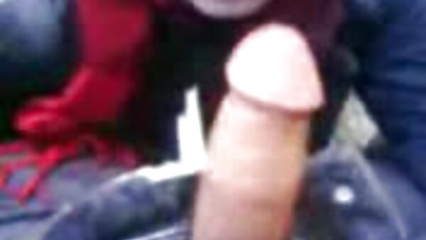 Cuckold-Typ genießt es, zuzusehen, wie seine fickfilme frei Hurenfrau Simony Diamond eingeklemmt wird