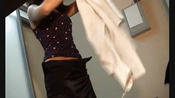 Asiatische brünette Schlampe beglückt fickfilme kostenlos ansehen einen Kunden in schickem Hotel