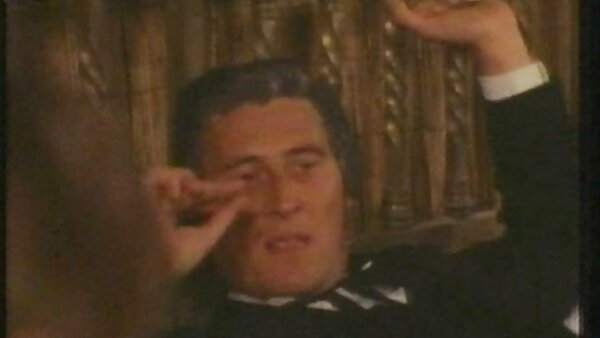 Die langhaarige Tettooed-Schlampe Serena fickfilme free Marcus reitet ihren Freund