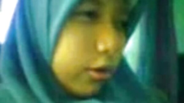 Schwanzhungriger blonder fickfilme kostenlos Teenie öffnet ihre nasse saftige Fotze, die sofort geleckt werden muss