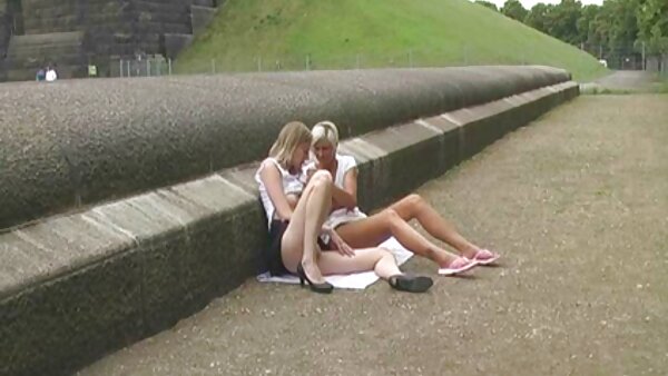 Die trashig aussehende Layla Price in Polizistenuniform hat kostenlose fickfilme ohne anmeldung schmutzigen Sex mit einem Gefangenen