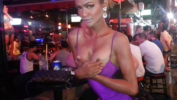 Die unersättliche brünette Milf lutscht Schwänze und bekommt Sperma auf fickfilme kostenfrei ihre Lippen und kleinen Titten