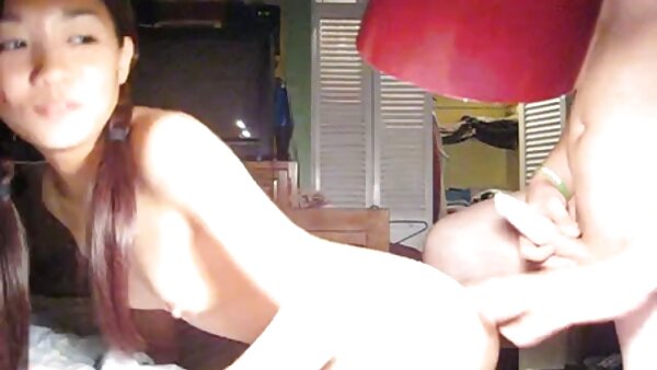 Die dralle blonde Milf geile deutsche fickfilme Courtney Taylor wird kopfüber an den Pfosten gefesselt