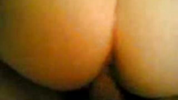 Elegante asiatische MILF fickt leidenschaftlich auf dem kostenlose deutschsprachige fickfilme Rücksitz in einem Auto