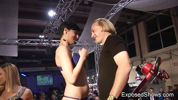 Hottie Jojo Kiss masturbiert Muschi und schluckt kostenlose fickfilme ansehen Schwanz gierig