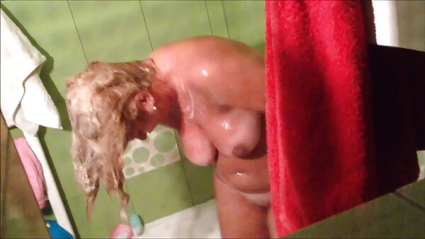 Die geile fickfilme ansehen Blondine Darryl Hanah macht mit ihrer schwarzen Nachbarin rum