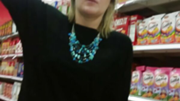 Juggy weiße Hausfrau Jade Jamison bekommt in Hosen von einem schwarzen Lieferboten fickfilme kostenfrei