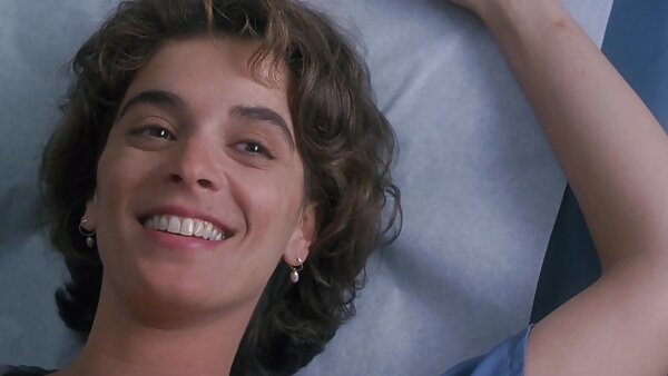 Die reife Frau Nika fickt eingeölte Muschi mit freie fickfilme einem Dildo