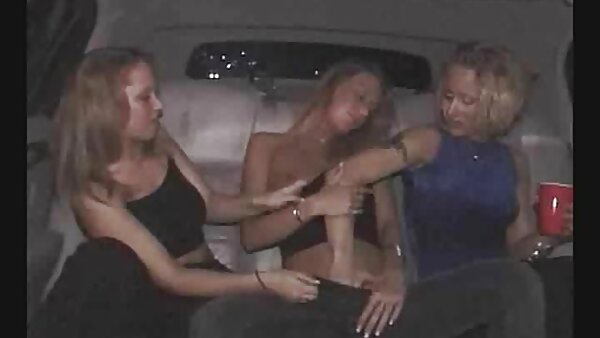 Die unzüchtigen blonden Mädels Misha und fickfilme ohne anmeldung Sasha ficken schmutzig in einem FFM-Dreier auf einer Wiese im Freien