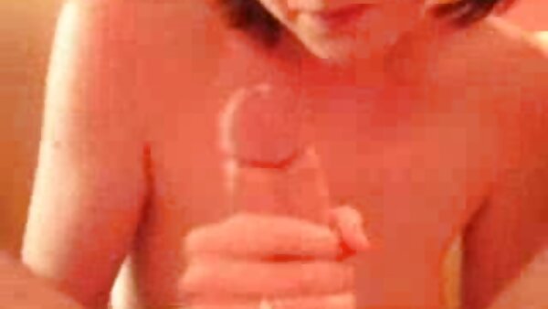 Die vollbusige Brünette fesselt das sexy Mädchen Nyssa Nevers und lutscht ihre fickfilme in deutscher sprache Möpse