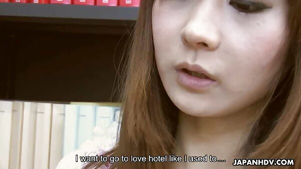 Brutzelnde brünette Mutter reitet jungen leidenschaftlichen Liebhaber im fickfilme gratis ansehen Cowgirl-Stil