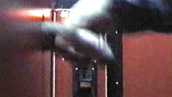 Dude bumst die schlanke, vollbusige Tussi Kejty kostenlose deutschsprachige fickfilme und spritzt auf ihre kahle Muschi