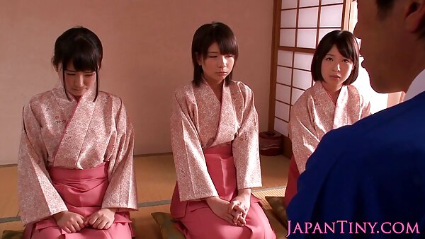 Das nasse Babe Sunny Leone free fickfilme fickt ihre Muschi mit einem Saugnapfdildo