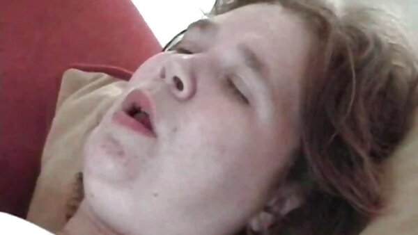 Langer großer schwarzer Schwanz dringt in das Analloch und die tiefe Kehle der weißen Tussi Vienna Rose fickfilme ein