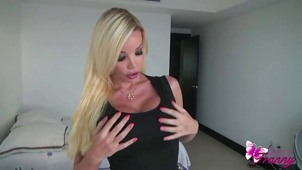 Die heiße Single-Milf Linzee kostenlose geile fickfilme Ryder macht Liebe mit einem jungen hübschen Gärtner