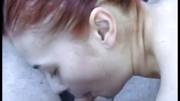 Verführerische Brünette in schwarzen Strümpfen geile fickfilme reitet und lutscht fleischigen Schwanz