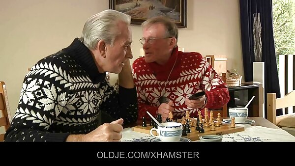 Die gratis deutsche fickfilme sinnliche Hottie Pepper XO befriedigt die Muschi einer ungezogenen romantischen Freundin