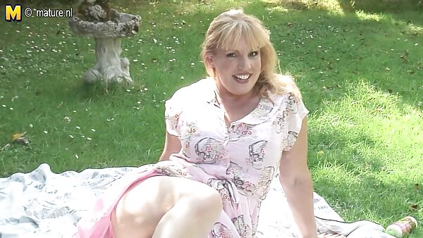 Stürmische Babes mit dicken Möpsen ficken geile fickfilme schmutzig in einem FFM-Dreier