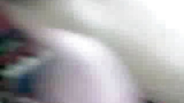 Versautes Amateur-Girl kostenlose fickfilme spielt vor der Webcam mit ihrer haarigen Muschi