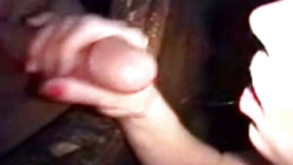 Zwei übergewichtige reife Frauen ficken einen mageren und fickfilme free schwachen Burschen