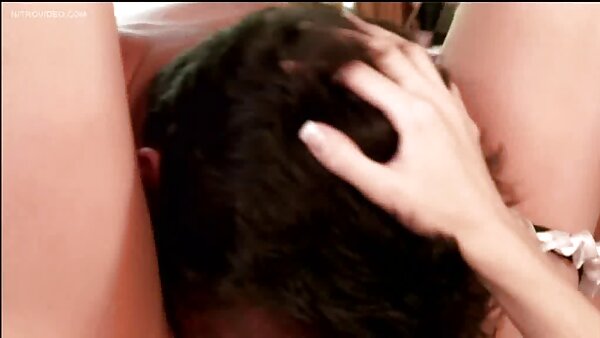 Zwei kostenlose private fickfilme fickbare Schlampen geben sich gegenseitig einen Zungenfick, bevor sie einen Doppelblowjob geben