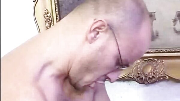 Juggy brünette Hotpants Isis Love geile deutsche fickfilme bekommt ihre Muschi im Doggystyle gefickt