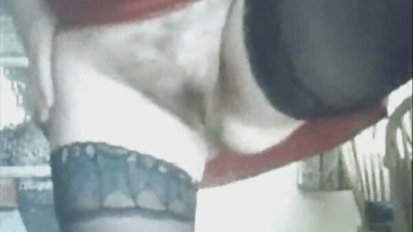 Die üppige gratis fickfilme ansehen japanische MILF Ren Mizumori wird in einem schmutzigen Gangbang-Video mit einem Spielzeug gefickt