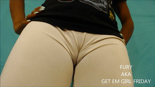 Blonde Mutter fühlt sich beim Sex mit einem Teenie-Paar so wohl fickfilme