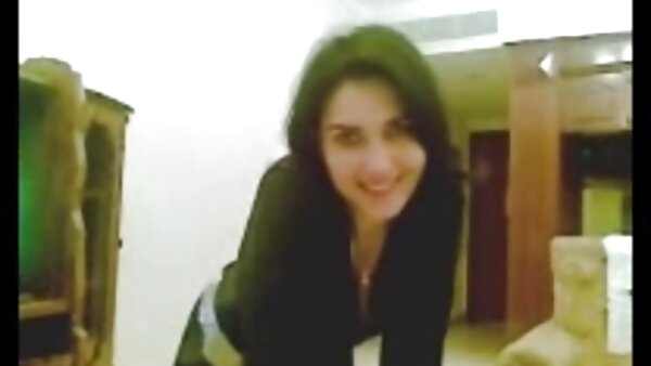 Die lesbische Neuling Kendra Spade bekommt zum ersten Mal ihre Muschi geile fickfilme geleckt