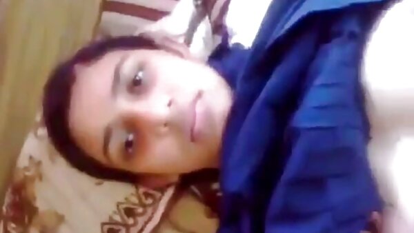 Die junge flexible Ballerina Esmeralda fickfilme kostenlos macht nackt Übungen