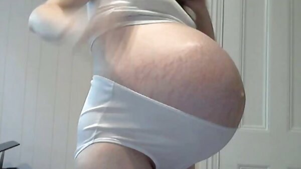 Slutty Chick Sofi Goldfinger genießt es, fickfilme frei harte Schwänze zu essen, bevor sie verrückt anal hämmert