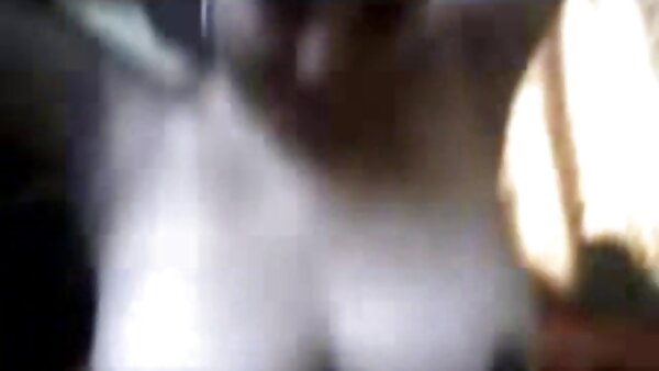 Die College-Schlampe Jodi Taylor beglückt zwei geile Studentinnen in einem dreckigen Dreier kurze fickfilme